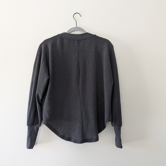 Evereve Delia Waffle Knit Surplice Pullover Top Front Wrap V-Neck - Picture 4 of 9